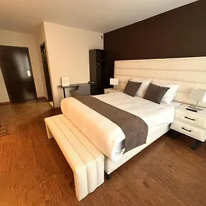 Escale 3*, Saint-Gilles Belgie